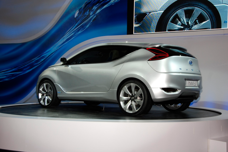 Illustration for article titled Hyundai Nuvis Concept: Hybrid Blue Drive Gives It Wings